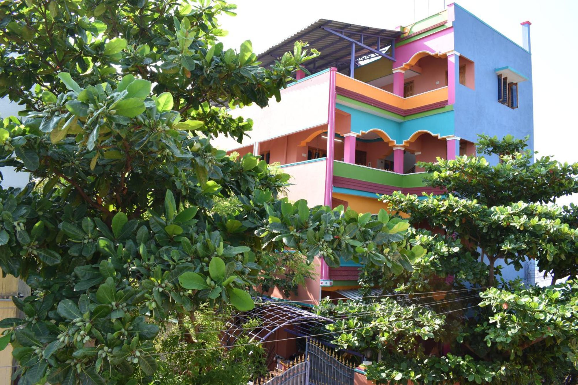 Rainbow Guest House Tiruvannāmalai Exterior foto
